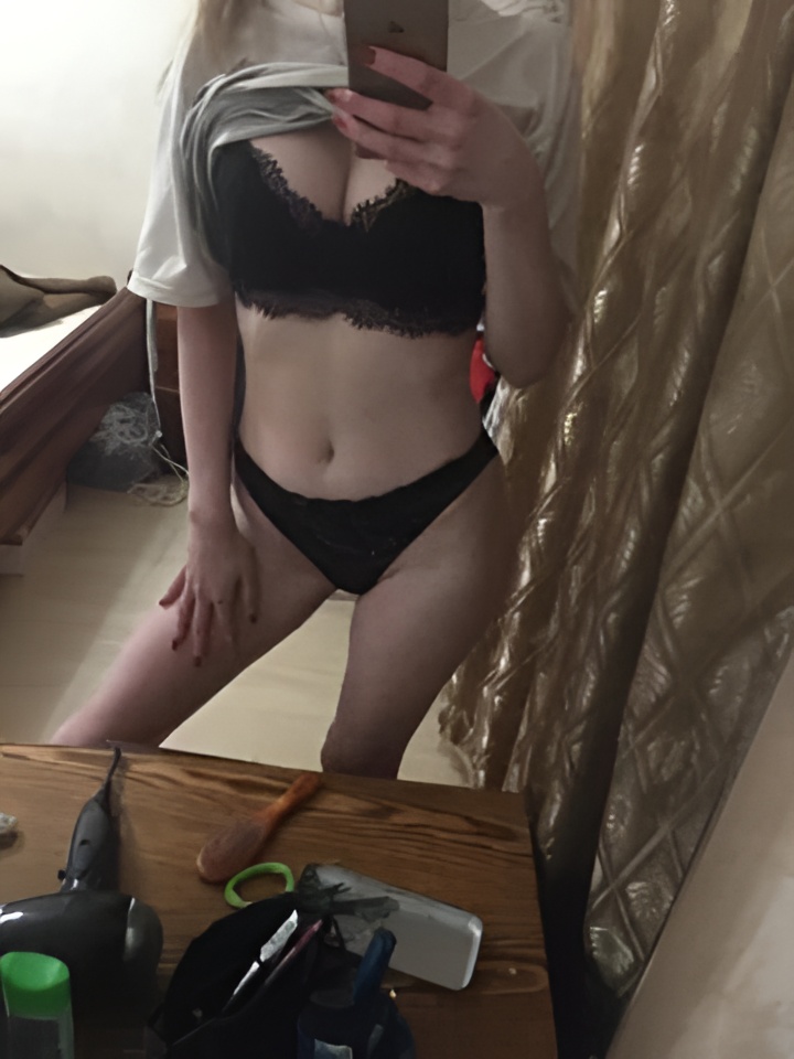 Лина привлекательная девушка из Брянска цена от 2000 руб